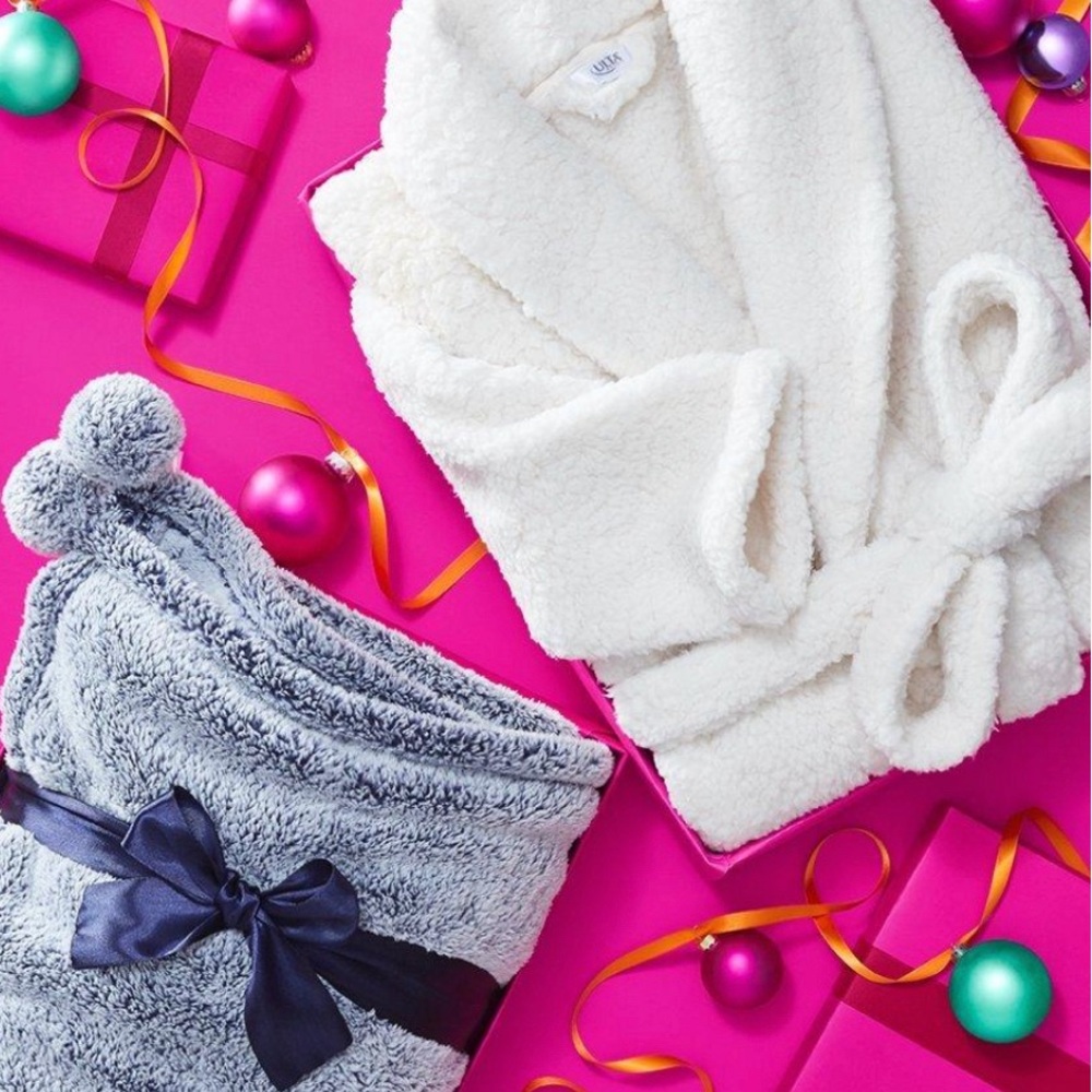 Luxury Bath Robe or Throw Blanket Super Soft Gift Wrapped in a Bow